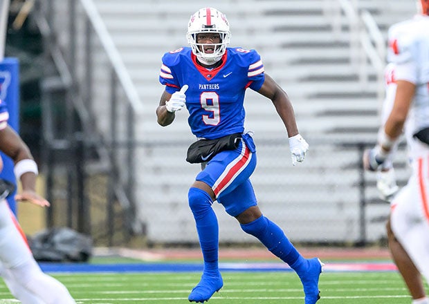 Duncanville senior tight end Zach Turner committed to SMU in June after fielding nearly 40 FBS offers. (PHOTO: Piotr Szalewski)