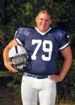 Jake Pisarcik's father, Joe Pisarcik, playedquarterback in the NFL. Jake is anoffensive lineman.