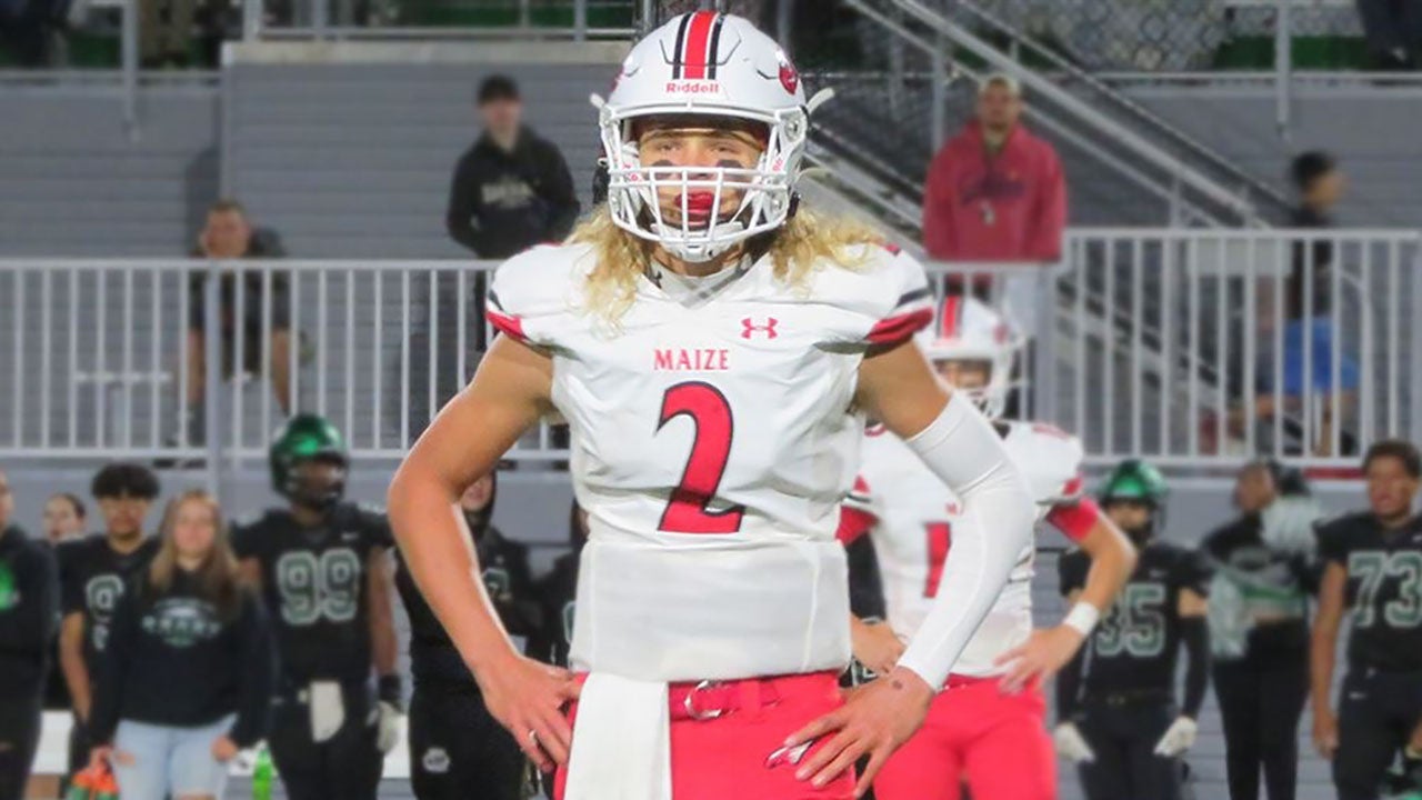 Avery Johnson named 2022 MaxPreps Kansas High School Football Player of