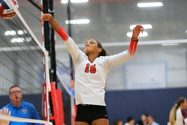 Carrollwood Day freshman Lia Black. (PHOTO: Raymond Dimonda)