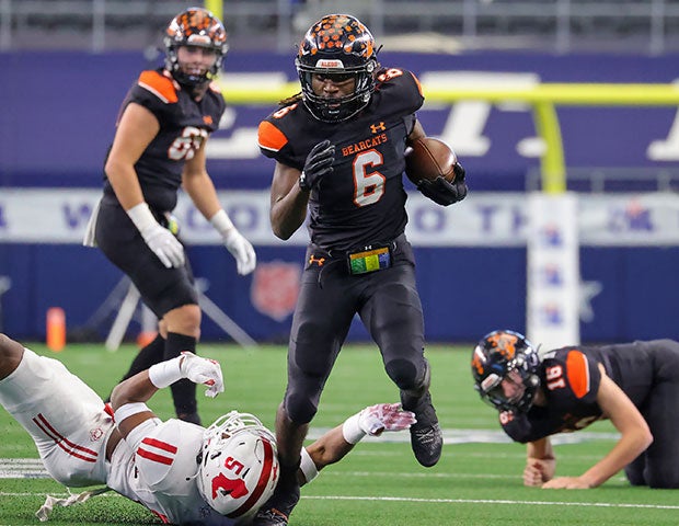 DeMarco Roberts piled up 255 yards and six touchdowns in Aledo's victory.