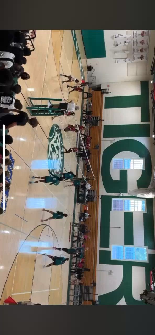 Volleyball Recap: MacArthur Find Success