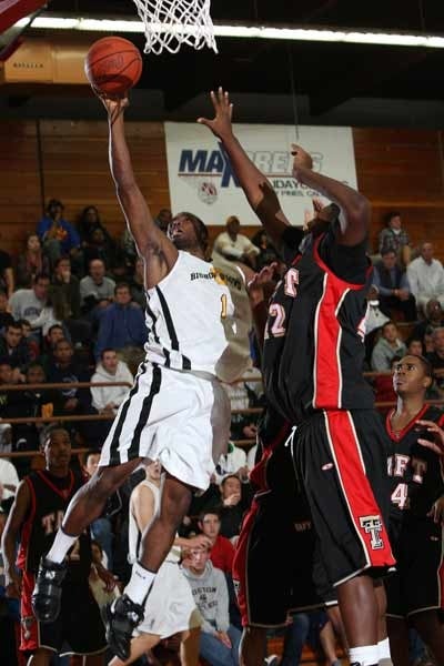 O'Dowd senior point guard Nick Capiti didn't back down.