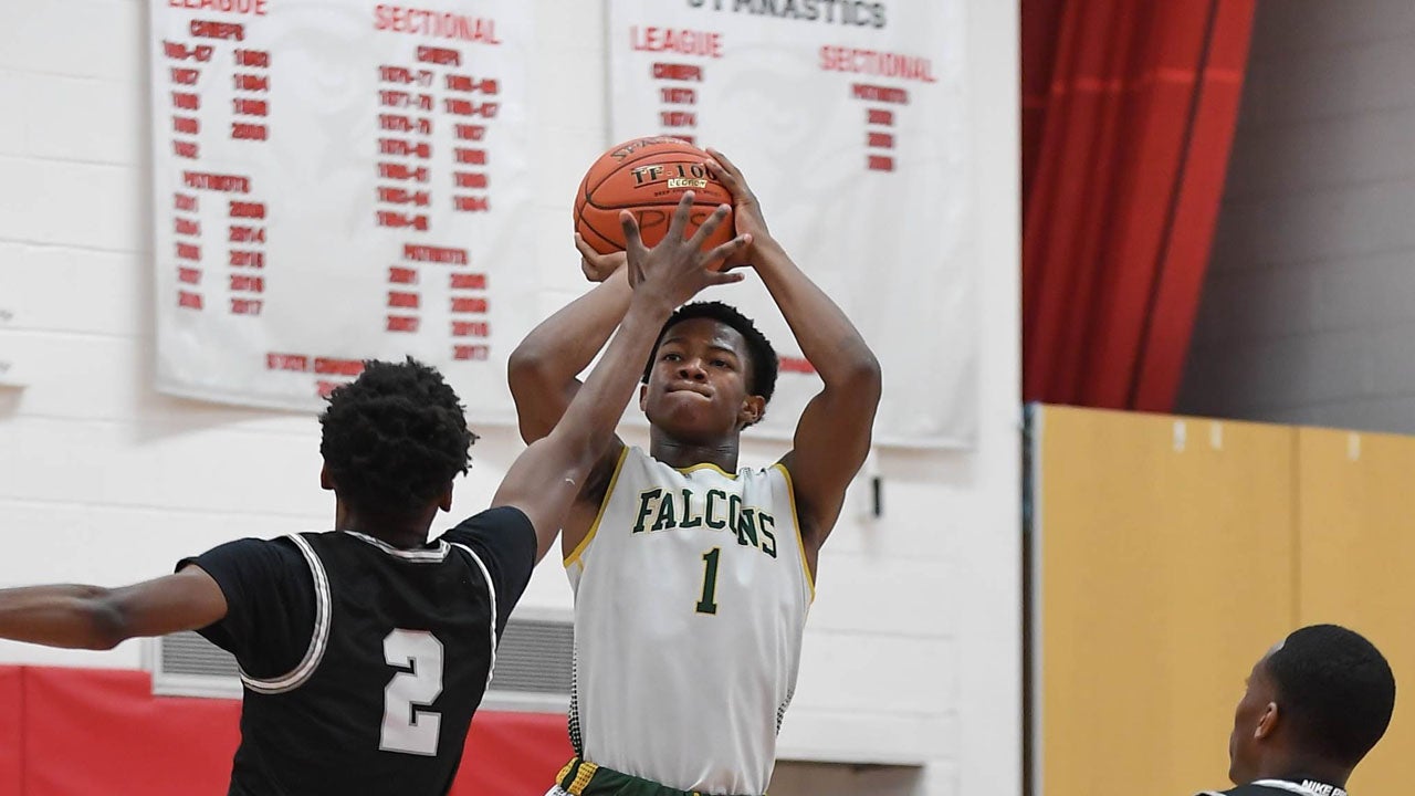 High school basketball: Virginia sophomore Markus Robinson eclipses 3,000-point mark