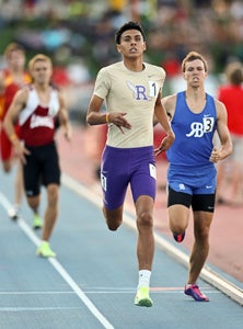 Ridgeview's Ivan Gonzalez is the
top 800 qualifier.