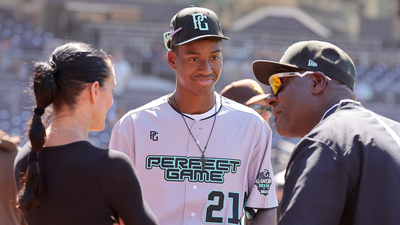 BASEBALL: Contreras back at it post-WBC