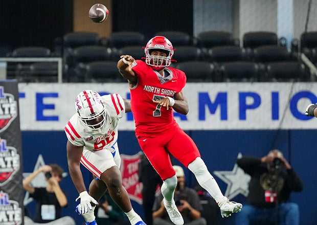 In a defensive slugfest between rival programs, North Shore quarterback Kaleb Maryland earned MVP honors after throwing for 154 yards and a touchdown. (PHOTO: Alex Garza)