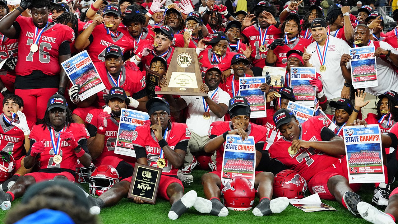 TEXAS: North Shore upends rival for No. 6