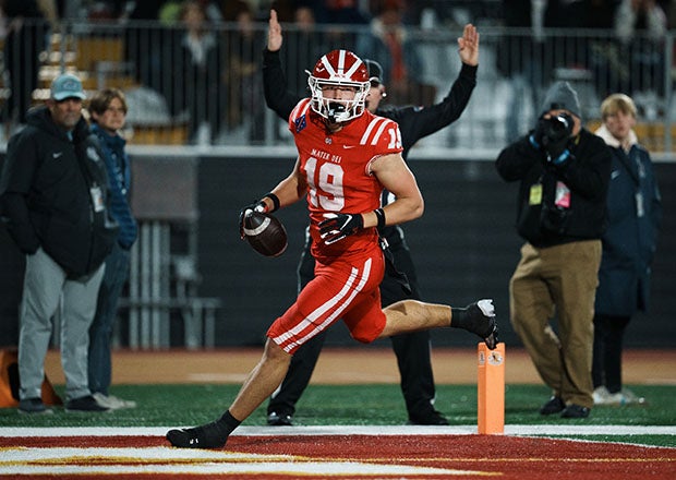 Five-star tight end Mark Bowman found the end zone during last season's state championship game victory over De La Salle. (PHOTO: Tajuan Netterville)