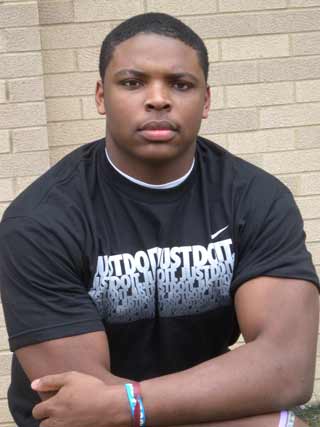 Jarron Jones' older brothers played at Aquinas Institute.
