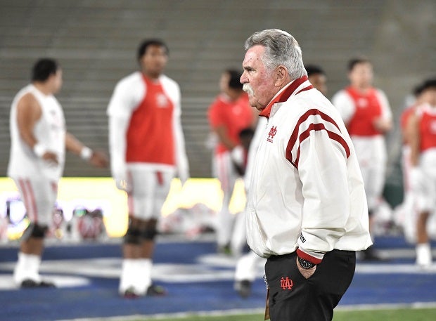 Mater Dei's Bruce Rollinson announced his retirement from coaching midway through the 2022 season after 37 years as head coach of the Monarchs. (Photo: Heston Quan)