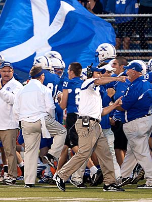 St. Xavier of Cincinnati has one of the country's
most consistent high school football programs.