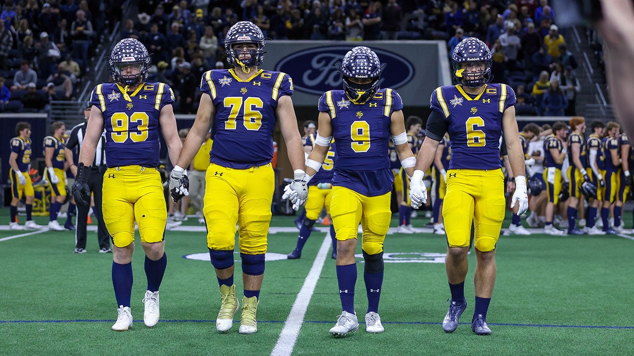 FOOTBALL: Programs with 900 wins