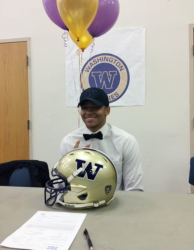 Provo (Utah) receiver Ty Jones celebrates signing with Washington.