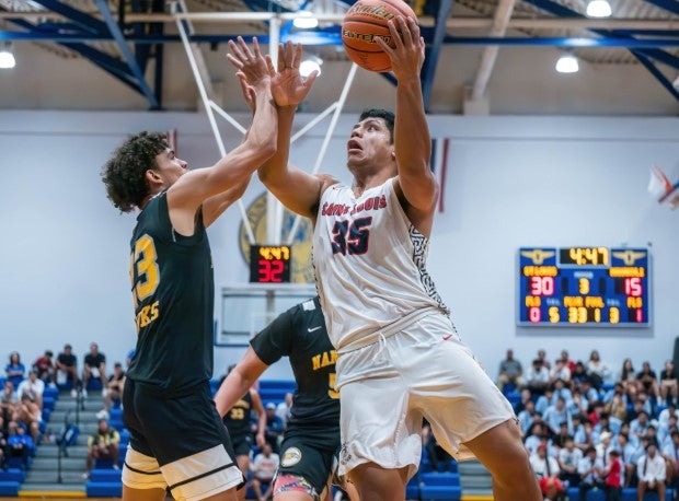 Pupualii Sepulona repeats as Hawaii MaxPreps Player of the Year after guiding St. Louis to its third straight state title. (Photo: Brian Bautista)