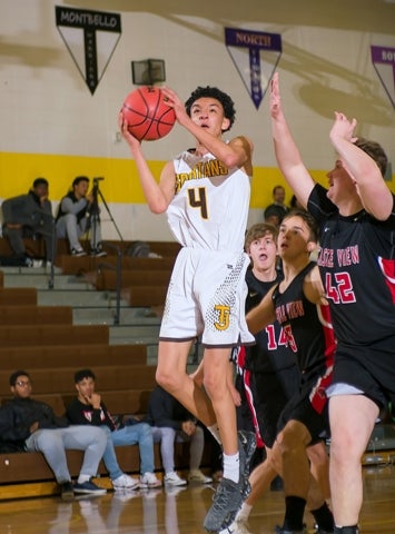 Darius Hornbuckle (4), Thomas Jefferson