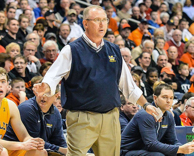 Head coach Carl Kremer
