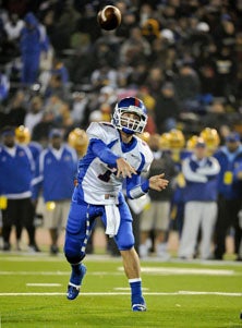 Graves showed no ill-effects from
a strained knee.