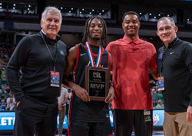 Zac Sells was named tournament MVP after leading Kountze to the Class 3A Division 2 state championship. The 5-foot-9 senior guard broke the national career record for steals with 925. (PHOTO: Alex Garza)