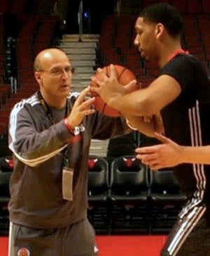 Frank Allocco works with his big men, includingJahlil Okafor, in a final walk-through.