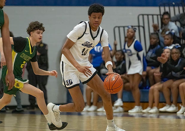 Baba Oladotun averaged 22.5 points, 7.3 rebounds, 3.0 assists and 2.8 steals per game to earn first team MaxPreps Sophomore All-America honors. (PHOTO: Tim Ho)
