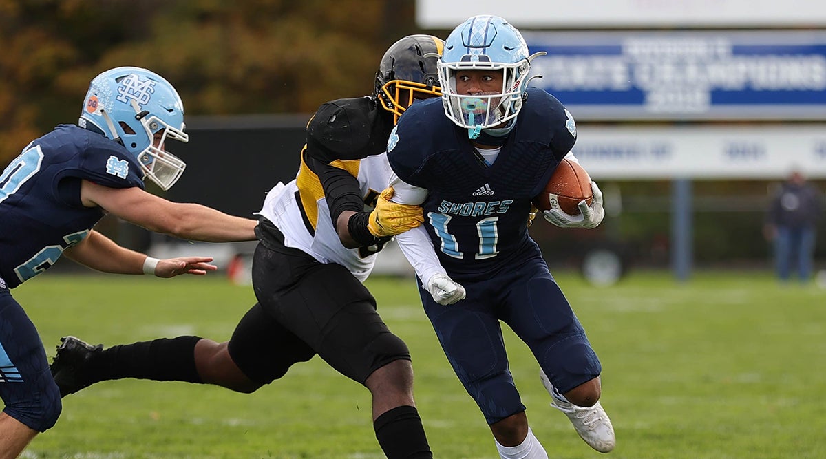 Michigan high school football playoff finals scores: Davison, West Bloomfield battle for Division 1 title in first-ever meeting