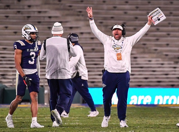 Jason Negro leads St. John Bosco against Serra of San Mateo in the CIF Open Division state championship on Dec. 10. The other Regional Bowl pairings were announced by the CIF on Sunday. (Photo: Louis Lopez)