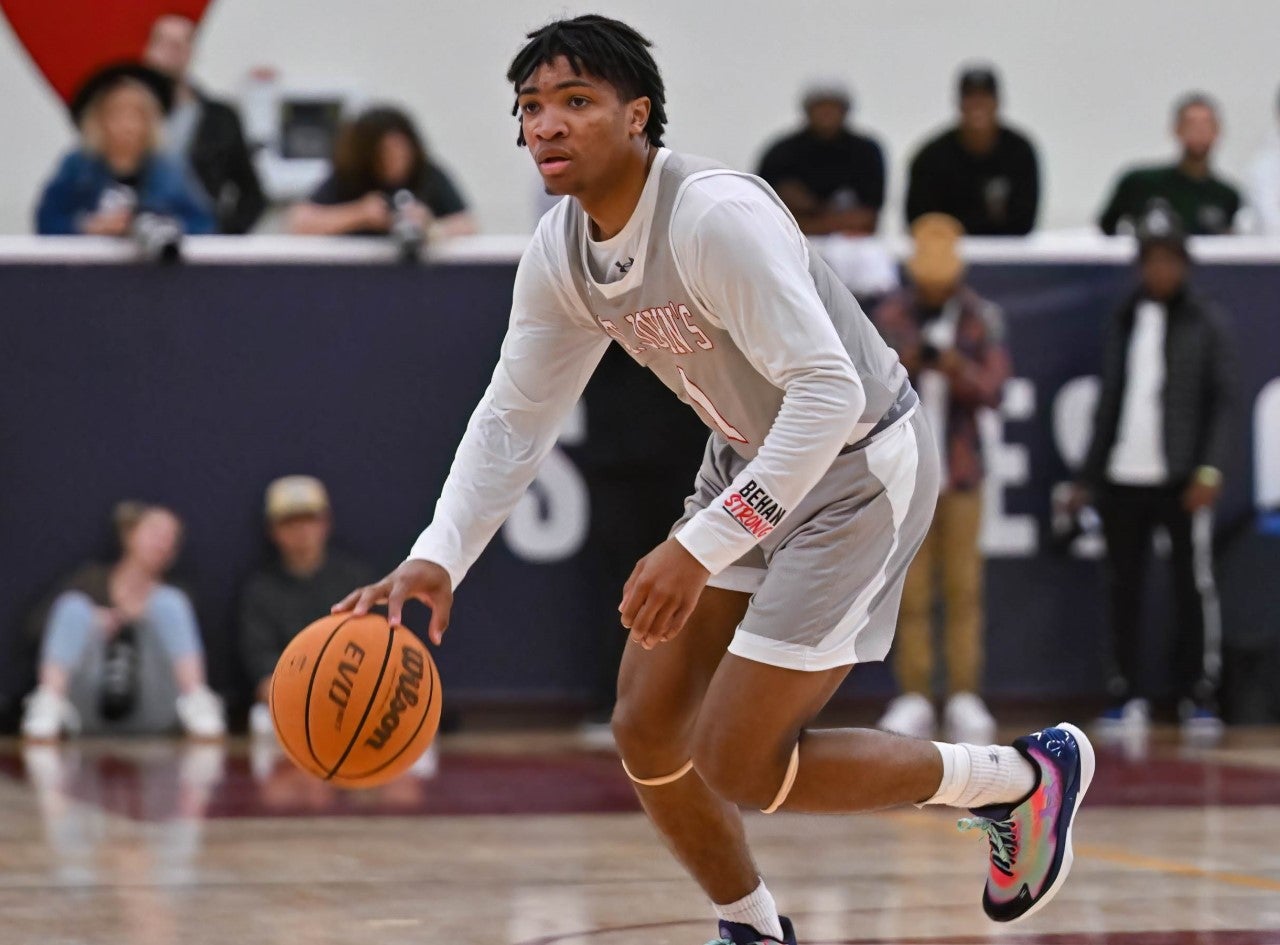 High school basketball: No. 11 St. John's stuns No. 3 Paul VI 65-63 on  game-winning layup from Daquan Davis to capture WCAC tournament title