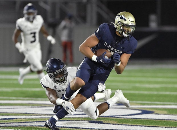 Matayo Uiagalelei (11), St. John Bosco tight end, defensive end