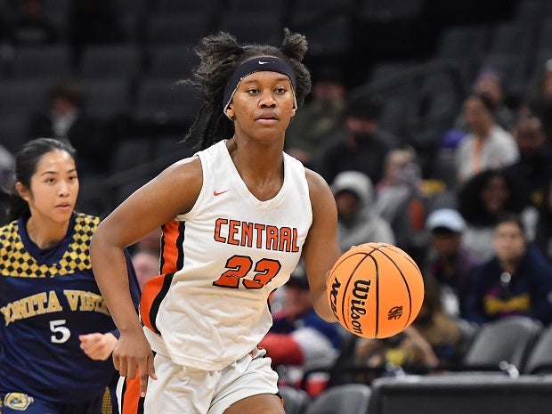 Central senior Talia Maxwell led the Grizzlies to a CIF Division II title, scoring 24 in the 52-41 win on Saturday over Bonita Vista at Golden 1 Center in Sacramento. (Photo: David Steutel)