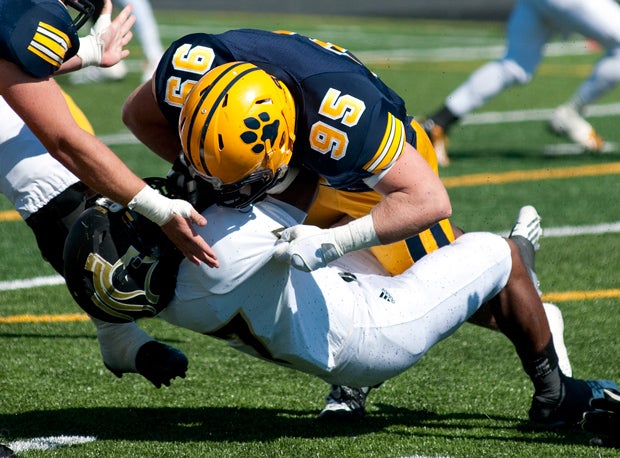 St. Ignatius took on a tough Paramus Catholic team last season and is at it again, taking on some of America's best.