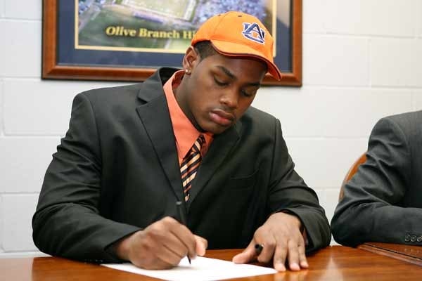 DT Shalon Coleman (Olive Branch) signed on at Auburn.