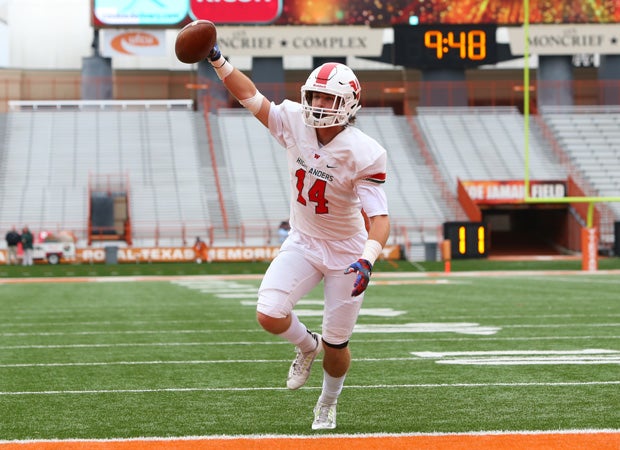 The Woodlands receiver Grant Murphy scores on a 9-yard touchdown catch during the fourth quarter.