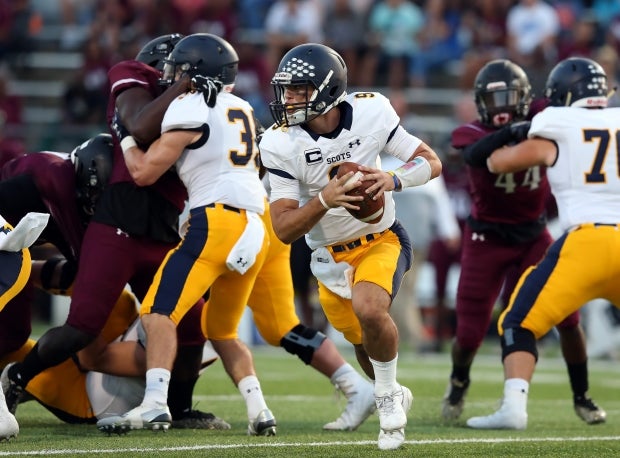 John Stephen Jones goes to work against Mansfield Timberview.