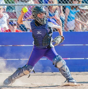Victoria Molina has been a four-year starter
for the Dons. Her freshman sister Sophia
Molina is also a team member.