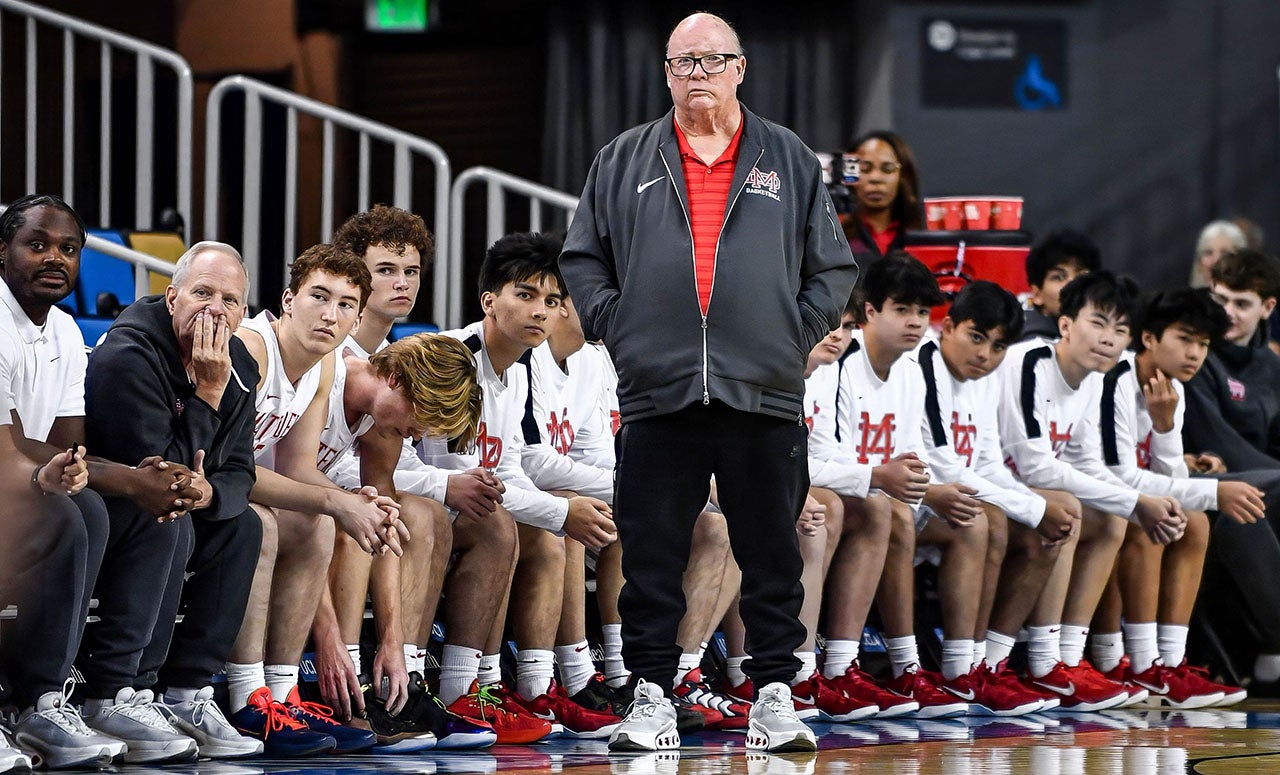 BASKETBALL: McKnight gets 1,300th win