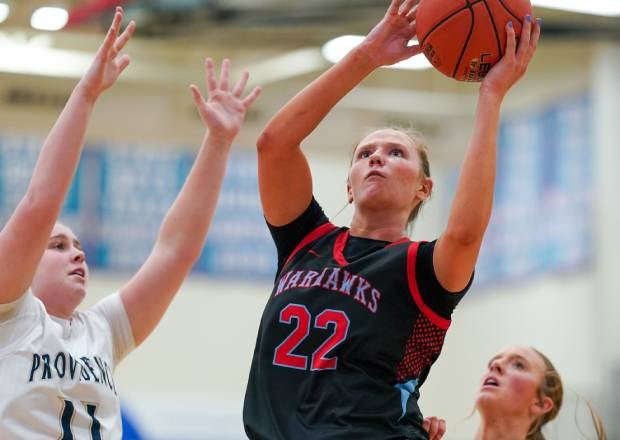 Arrowhead senior Natalie Kussow has led the Warhawks to a 9-0 record, including scoring 41 points in a 94-83 win over Providence Academy, Minn., last week. (Photo: David Feyen)