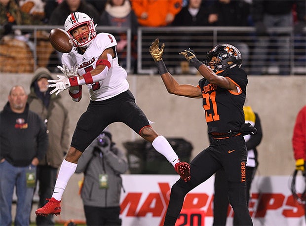 La Salle defensive back Devonta Smith has committed to Alabama.