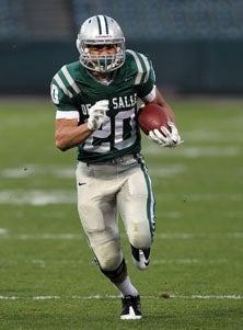 Pepe Vitale picked up where he left
off from last year, rushing for 180
yards and three touchdowns in 41-7
win over Bellarmine on Friday.