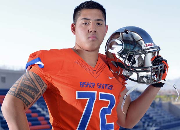 Offensive lineman Tryson Mook