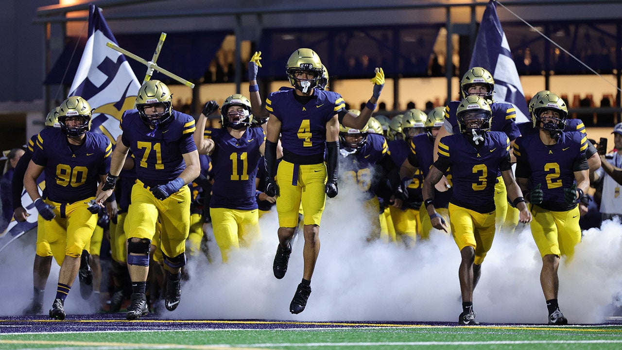 No. 2 St. Thomas Aquinas 38, DeSoto 14