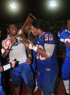 Inoke Raikadroka and Serra earned yetanother berth in the state playoffs.