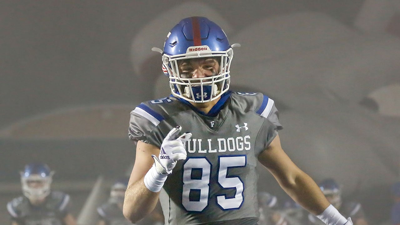High school football: Folsom tight end, Stanford commit Walker Lyons suffers broken leg in opener