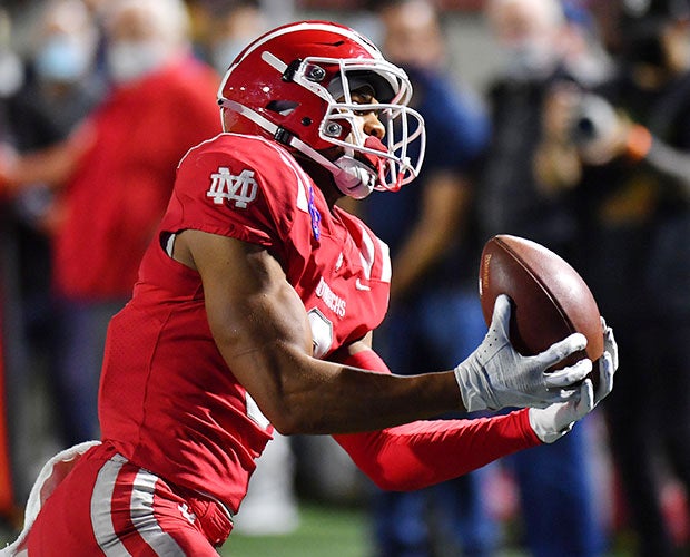 Mater Dei receiver CJ Williams makes one of his two touchdown catches.