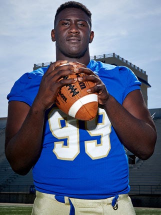 Defensive lineman Julian Rochester