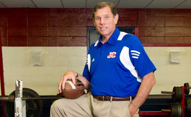 A true coaching giant, J.T. Curtis will lead his squad against Florida powerhouse St. Thomas Aquinas.