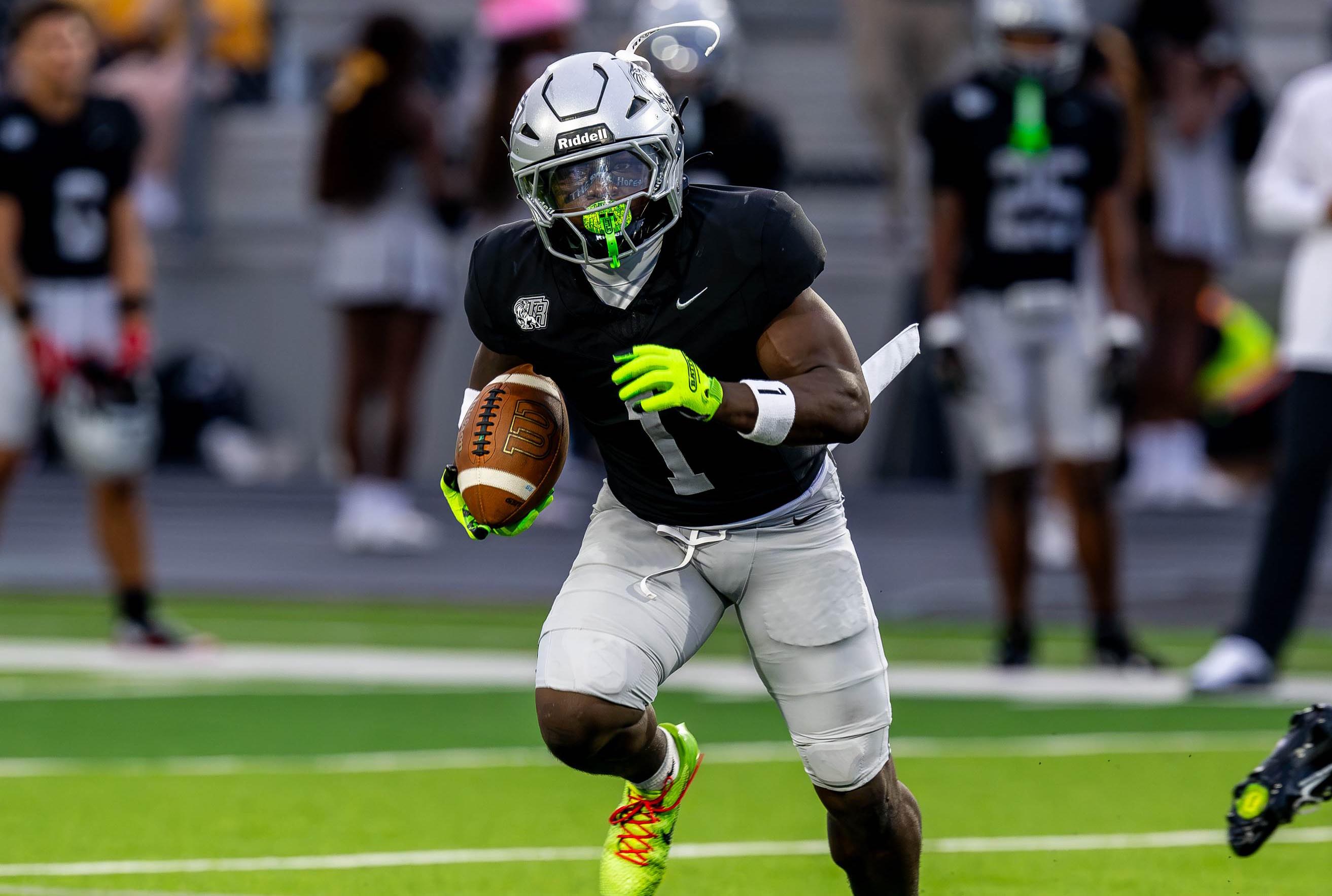Randle running back Landen Williams-Callis ran for 327 yards and accounted for six touchdowns Thursday in a 78-0 victory. The Texas commit has 1,166 rushing yards and is within 2,300 yards of Texas' career rushing mark. (FILE PHOTO: Rafael Lopez)