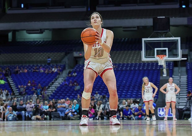 Senior Grace Booth is among the standouts for top-ranked Glen Rose. (Photo: Robbie Rakestraw)