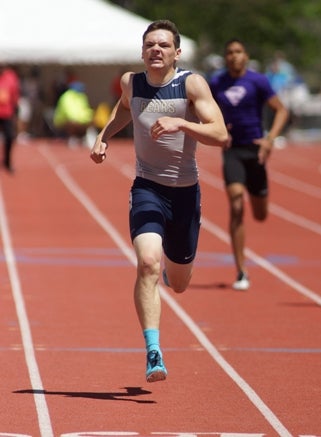 Palmer Ridge senior Caleb Ojennes is one of several
key returnees for a Bears team stacked to win its third
consecutive Class 4A state title.