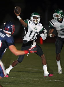 Keilan Benjamin passed for four TDs
in the big win over Salesian to
break the state's longest 26-game
win streak.